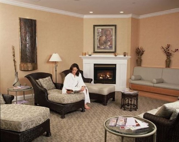 Slide image 1 of 9 for stoweflake-mountain-resort-spa